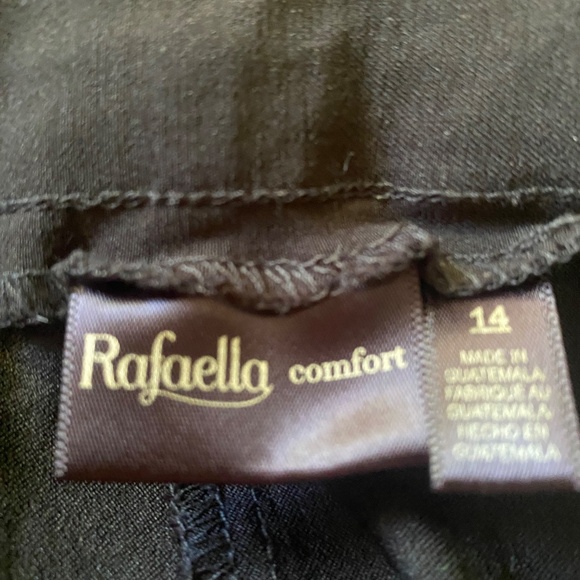 Rafaela Comfort  Slim Leg Black Ankle Pull On Pants NWOT Size 14 - Picture 8 of 9